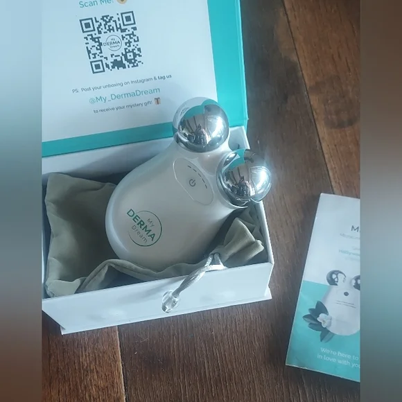 My DERMA Dream Microsculpt device